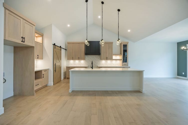 Custom Home 11 — photo 6 of 12