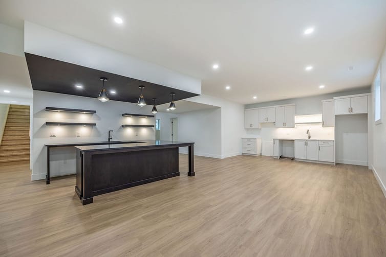Custom Home 8 — photo 10 of 12