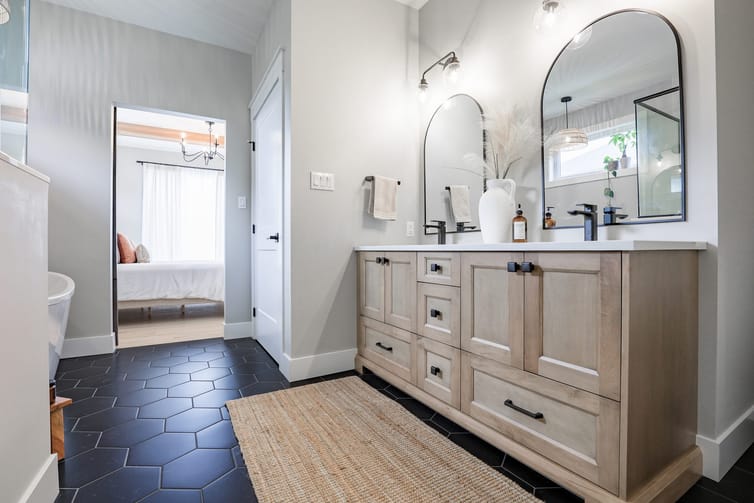 Custom Home 10 — photo 10 of 12