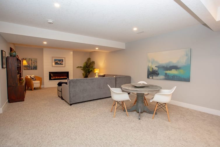 Custom Home 1 — photo 9 of 12